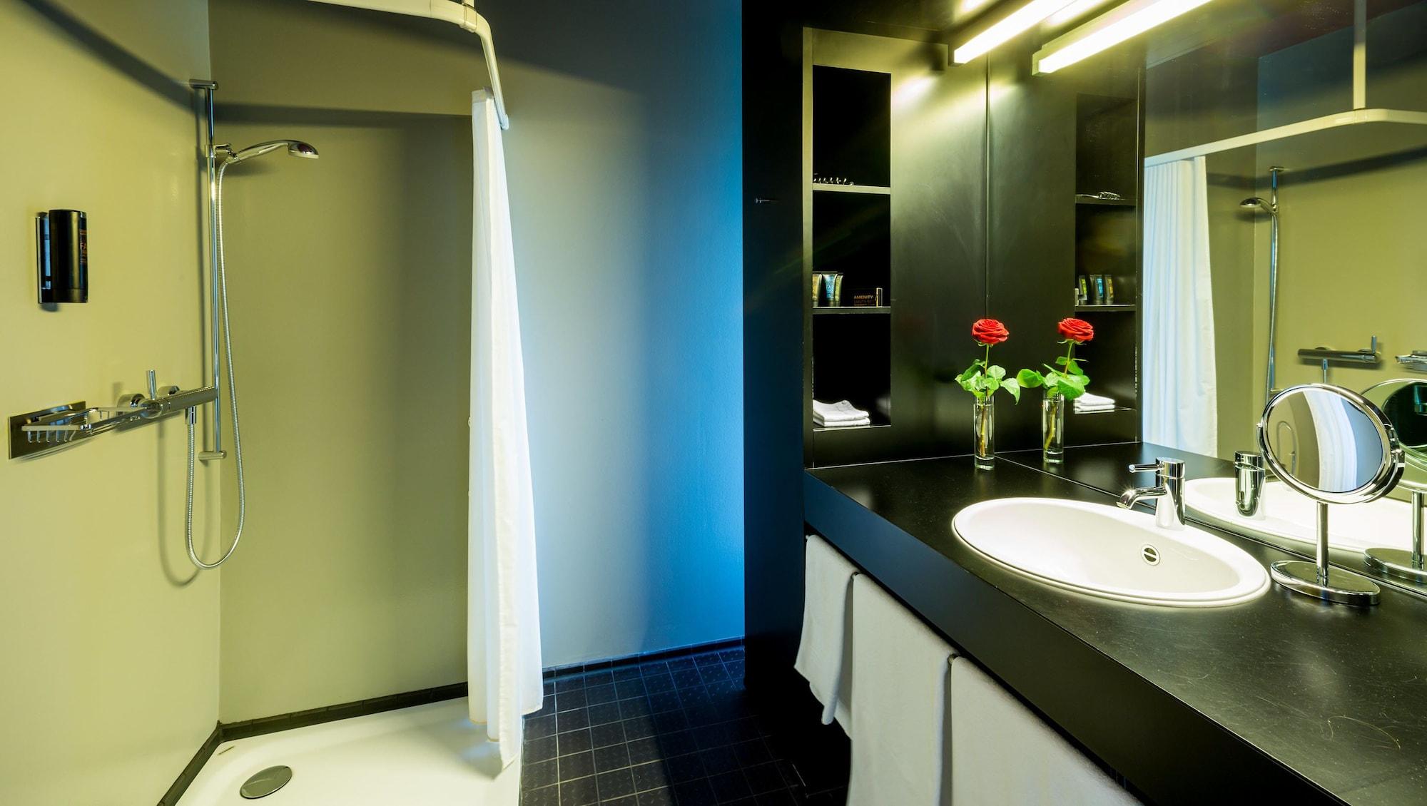 Dasbreitehotel Am Rhein Basel Ngoại thất bức ảnh