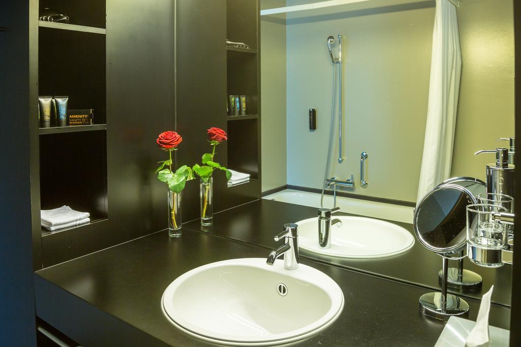 Dasbreitehotel Am Rhein Basel Ngoại thất bức ảnh