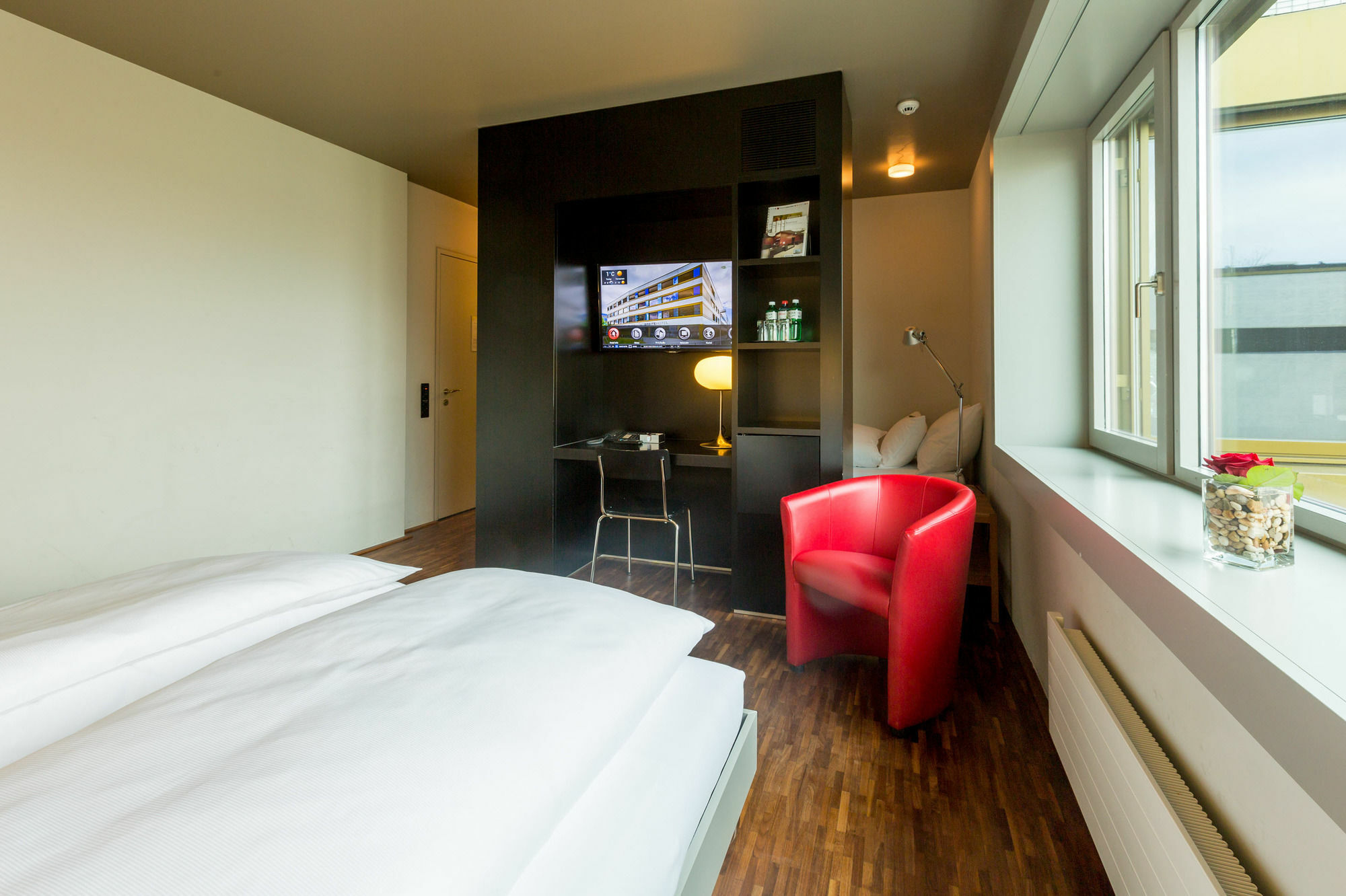 Dasbreitehotel Am Rhein Basel Ngoại thất bức ảnh